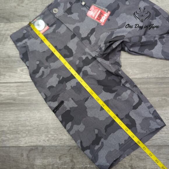 Xersion Camo Print Performance Shorts Size 14 - Picture 6 of 7